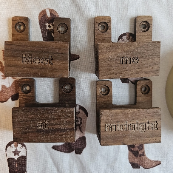 Taylor Swift CD Clock - Picture 2 of 4